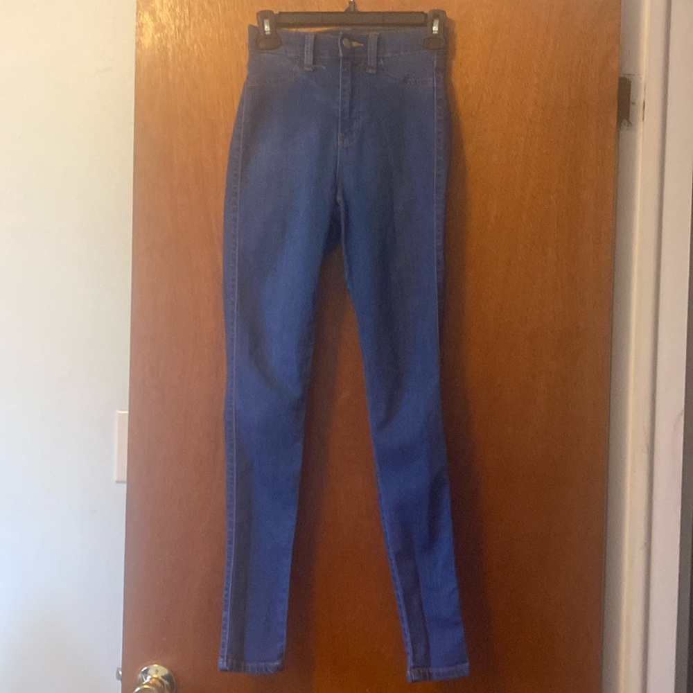 Fashion Nova Size 1 Skinny junior blue jeans